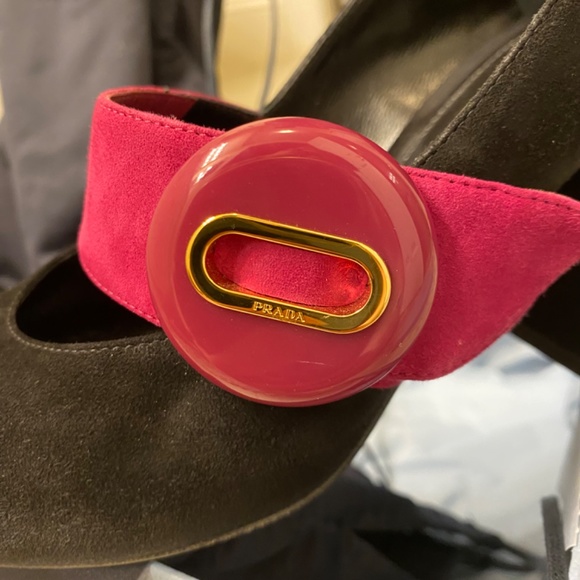 Gorgeous! PRADA Suede Button Pumps🌺 - Picture 9 of 14